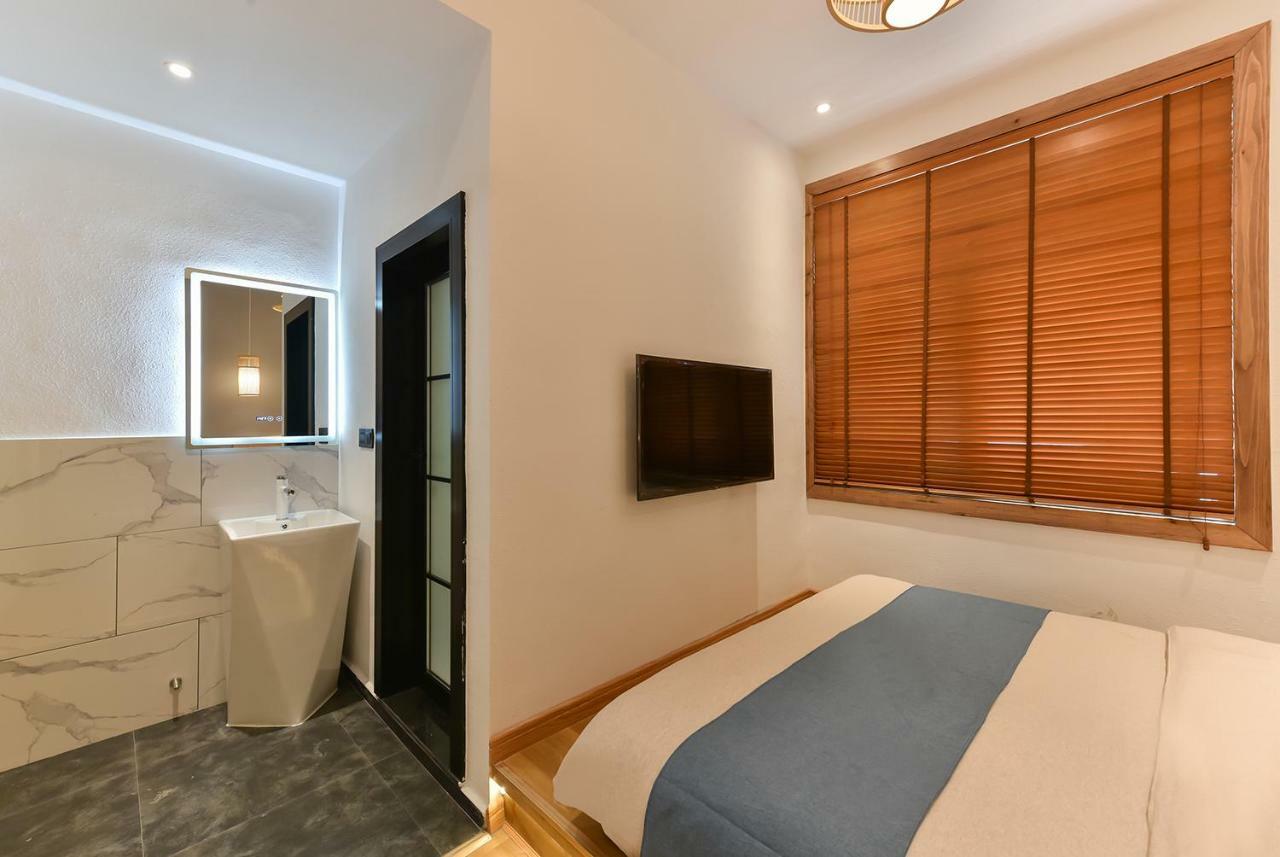 Yifangyan - Tingyuan Qingshe Hostel Fenghuang Bagian luar foto