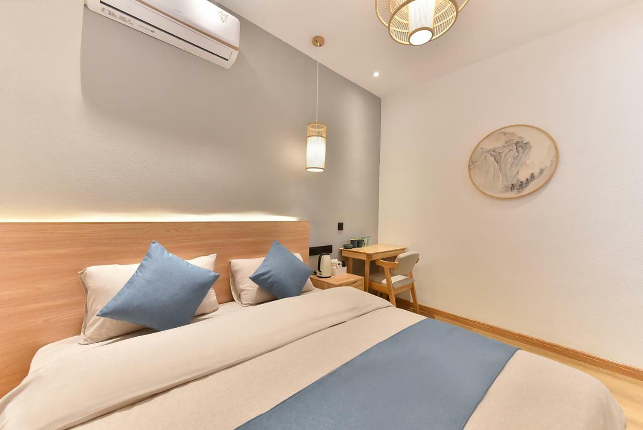 Yifangyan - Tingyuan Qingshe Hostel Fenghuang Bagian luar foto