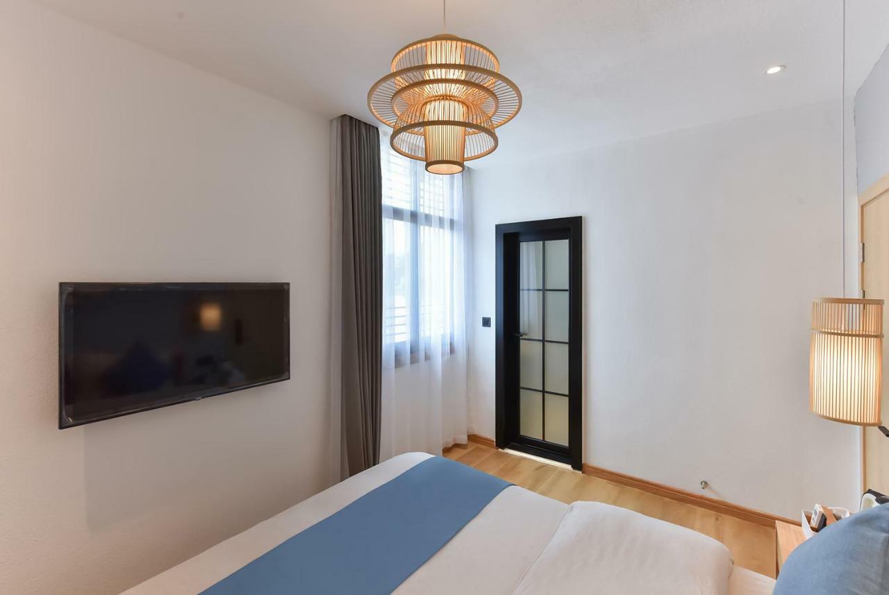 Yifangyan - Tingyuan Qingshe Hostel Fenghuang Bagian luar foto