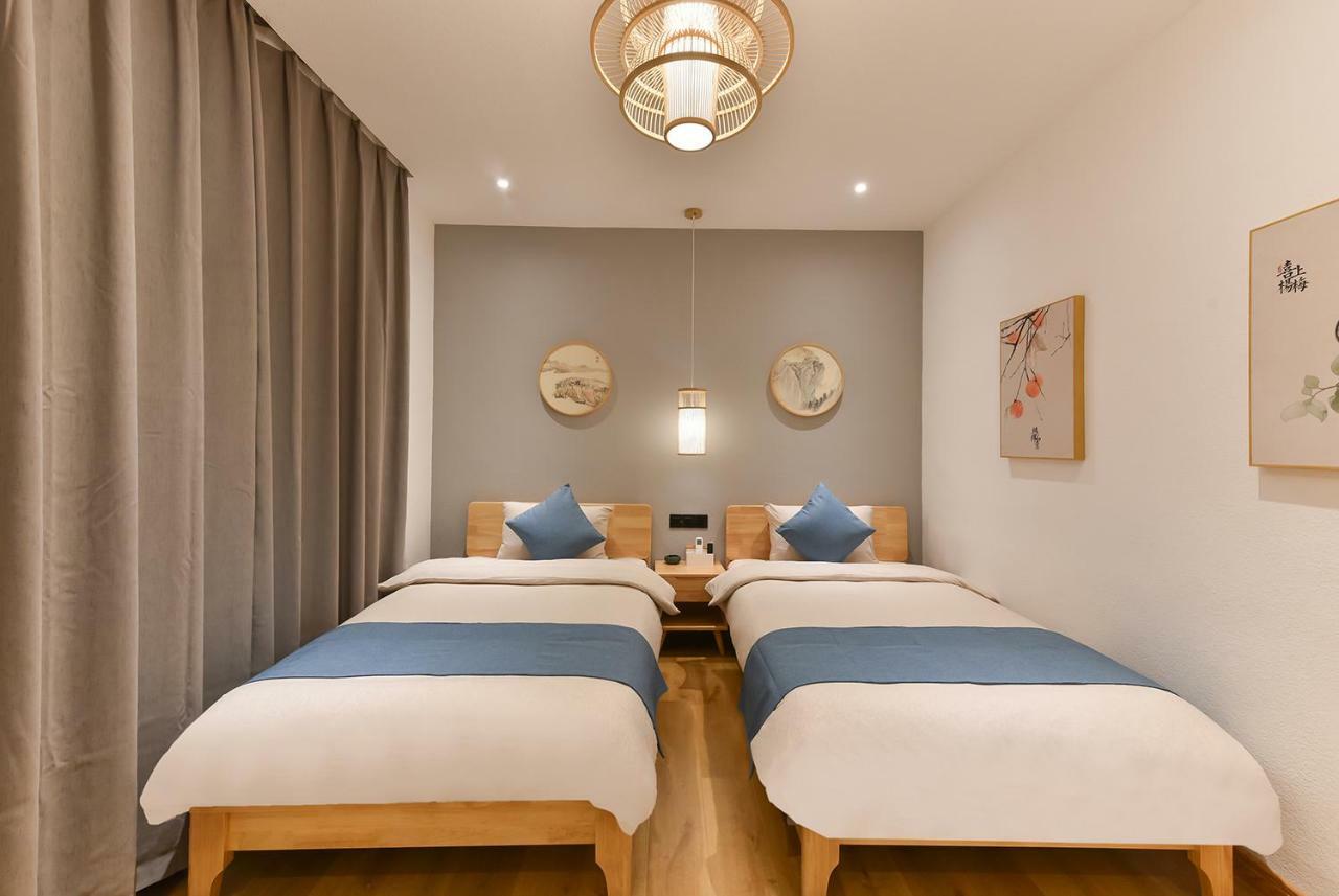 Yifangyan - Tingyuan Qingshe Hostel Fenghuang Bagian luar foto