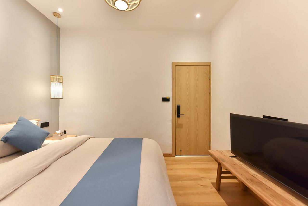 Yifangyan - Tingyuan Qingshe Hostel Fenghuang Bagian luar foto